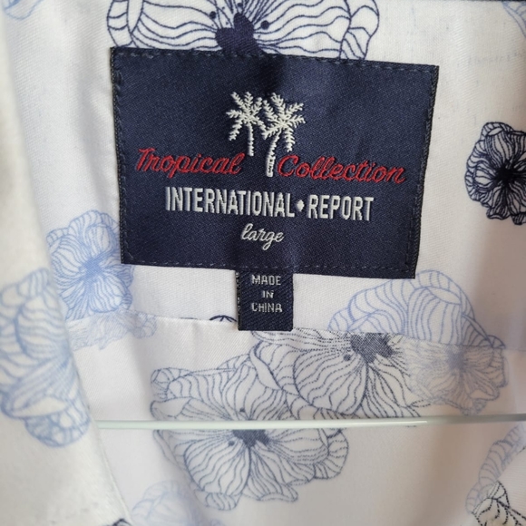 Button up tshirt white floral - Picture 3 of 4